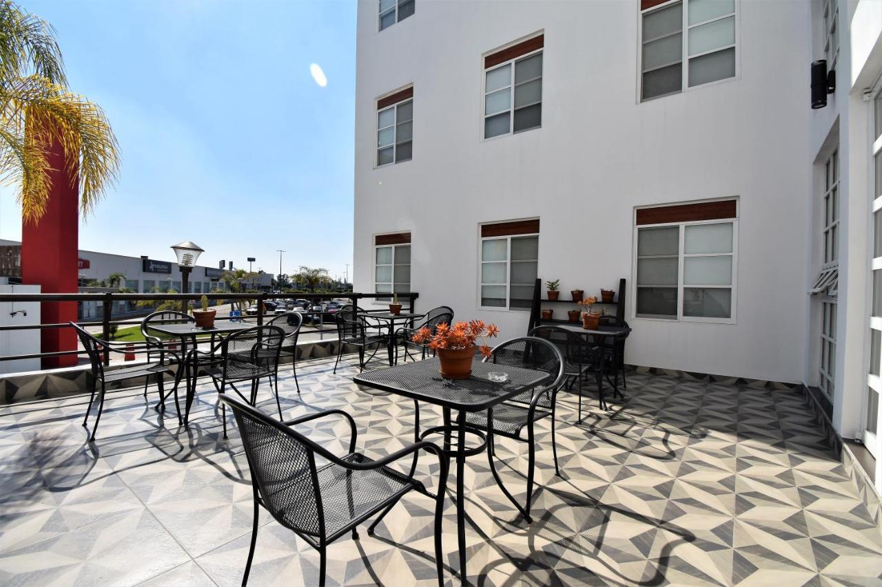 Hotel Mexico Inn Express Salamanca Ngoại thất bức ảnh